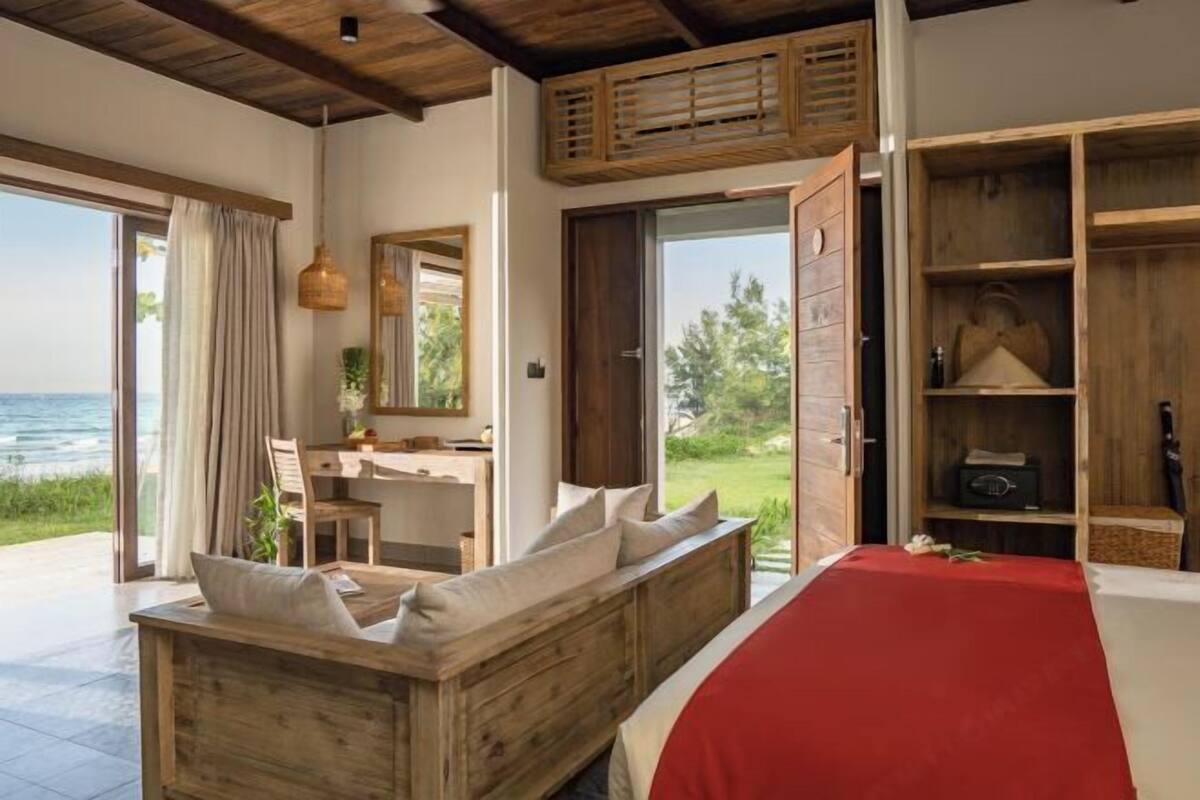 Minibar, coffre-fort, bureau