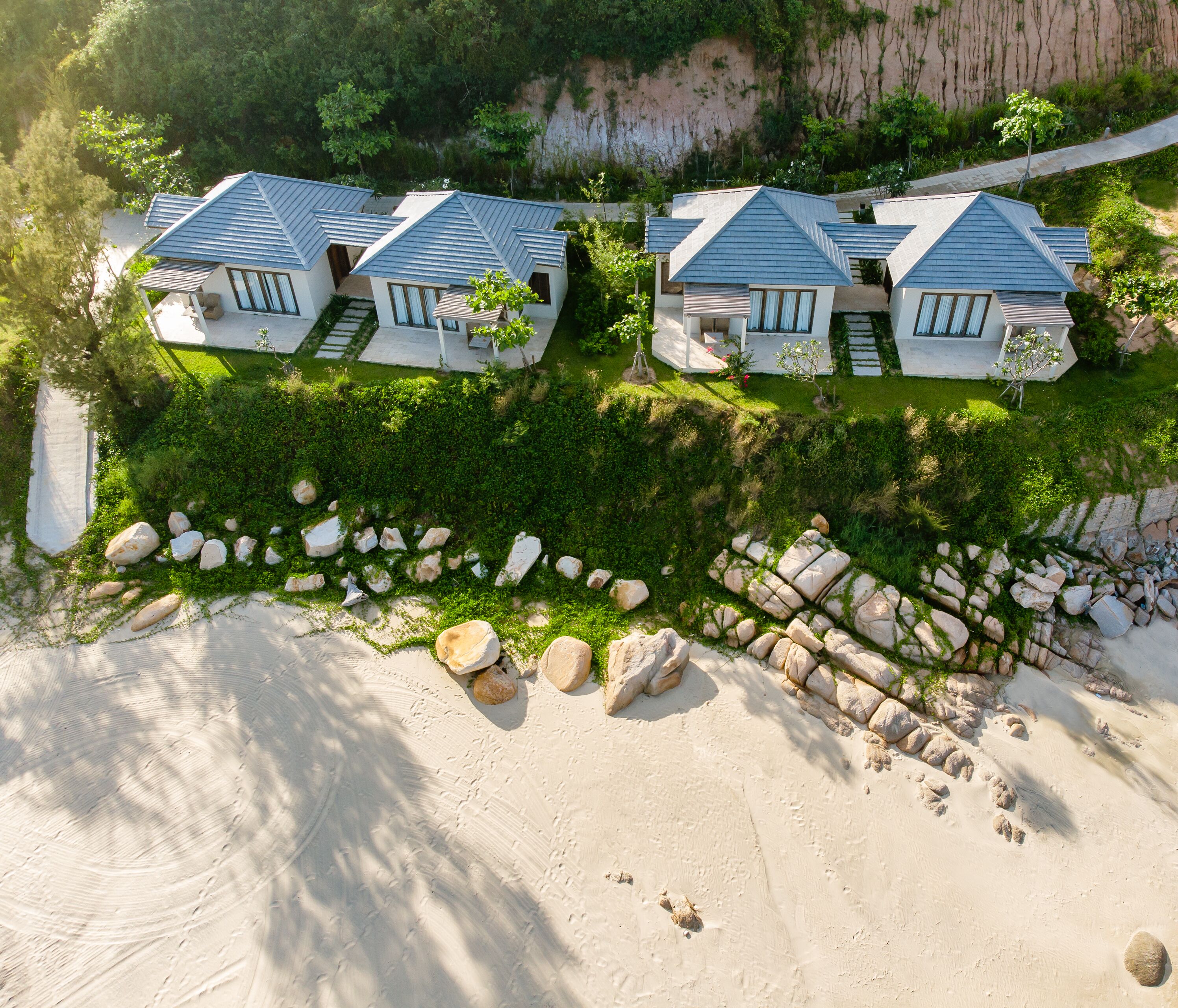 3 bedrooms, minibar, in-room safe, individually decorated