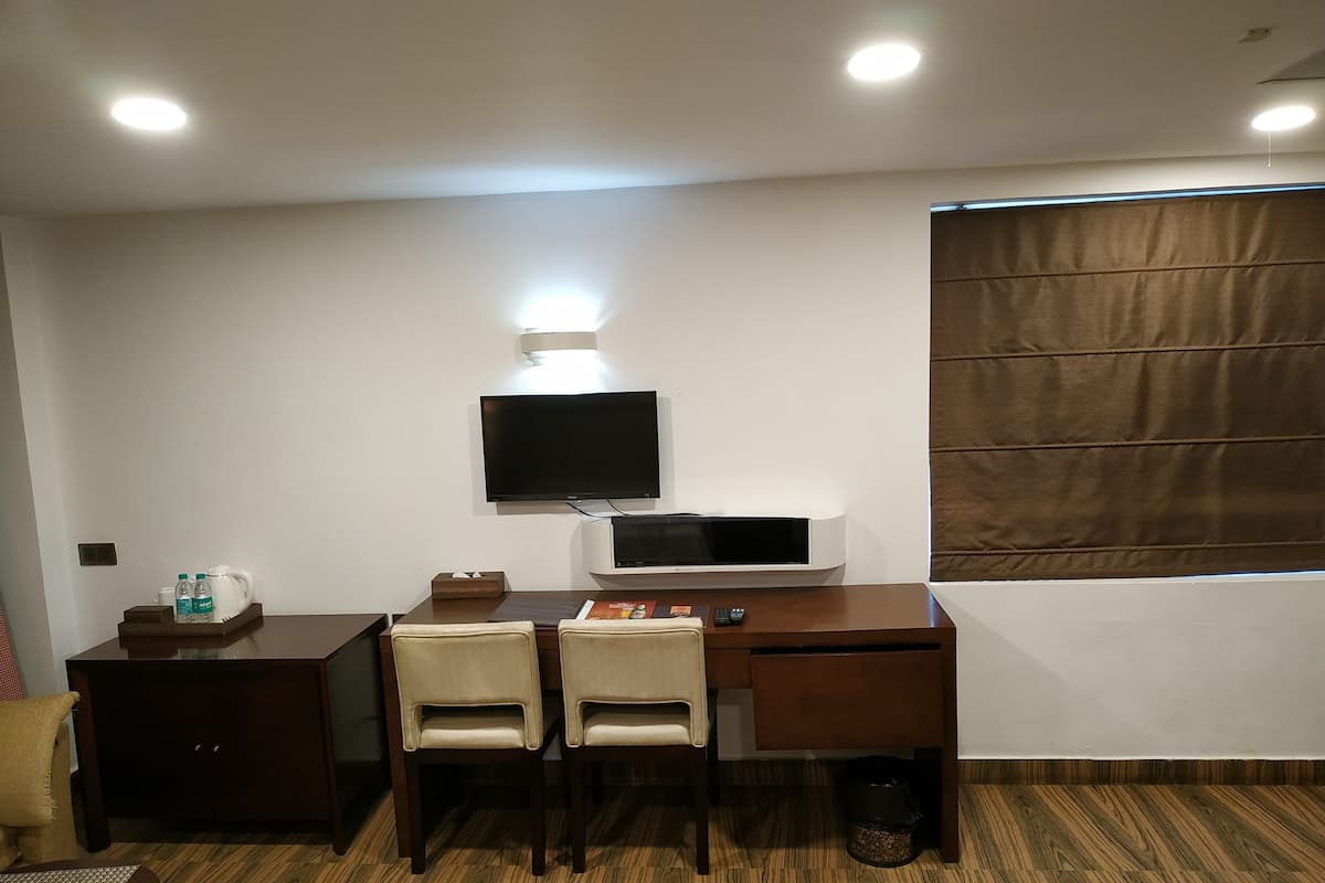 elite royal suite | premium bedding, in-room safe, desk, soundproofing