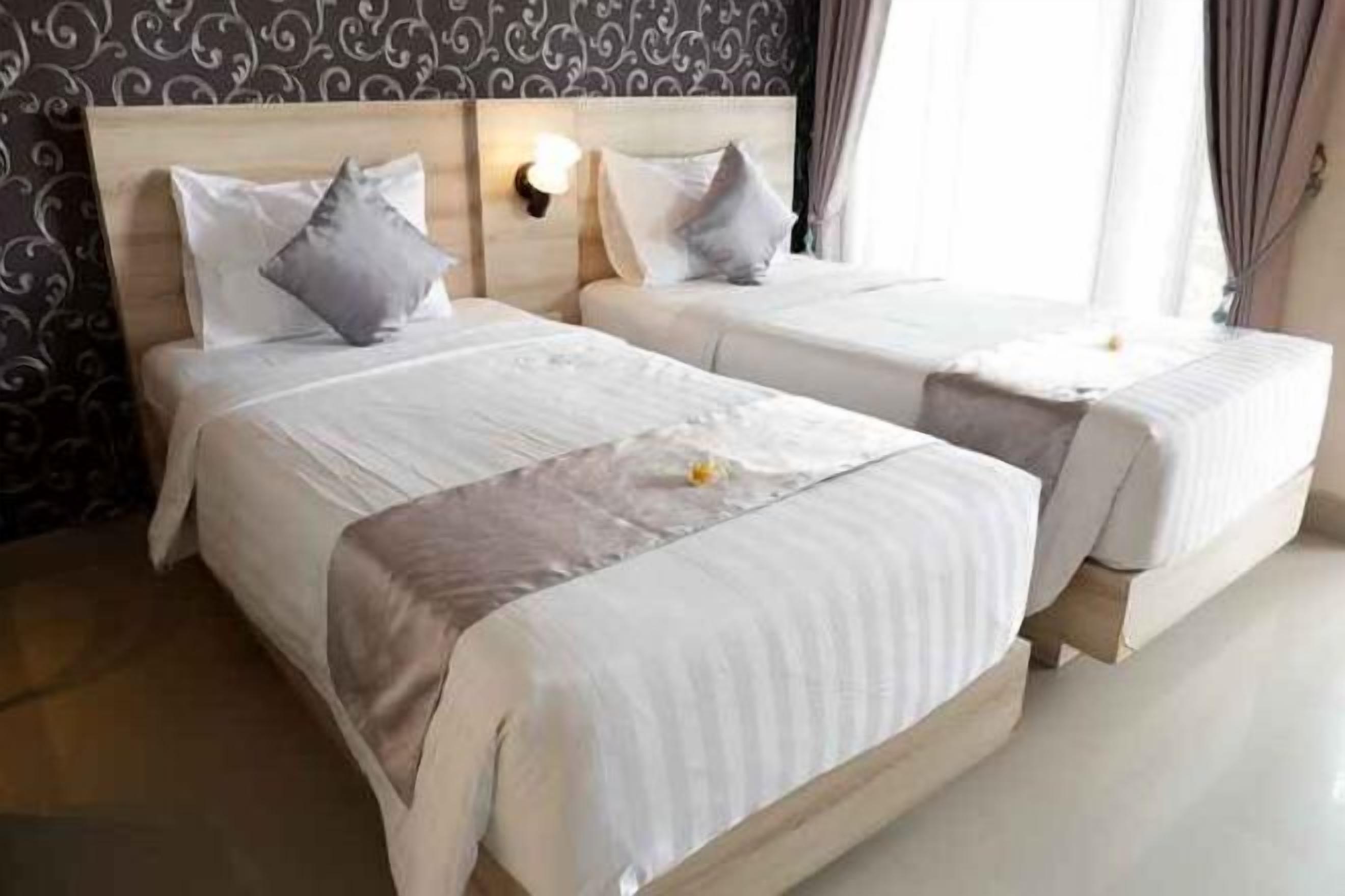 Skrivbord, mörkläggningsgardiner, ljudisolering och gratis wi-fi