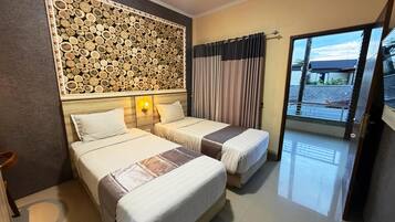 Deluxe Twin Room, 2 Single Beds, Smoking, Pool View | Desk, blackout curtains, soundproofing, free WiFi