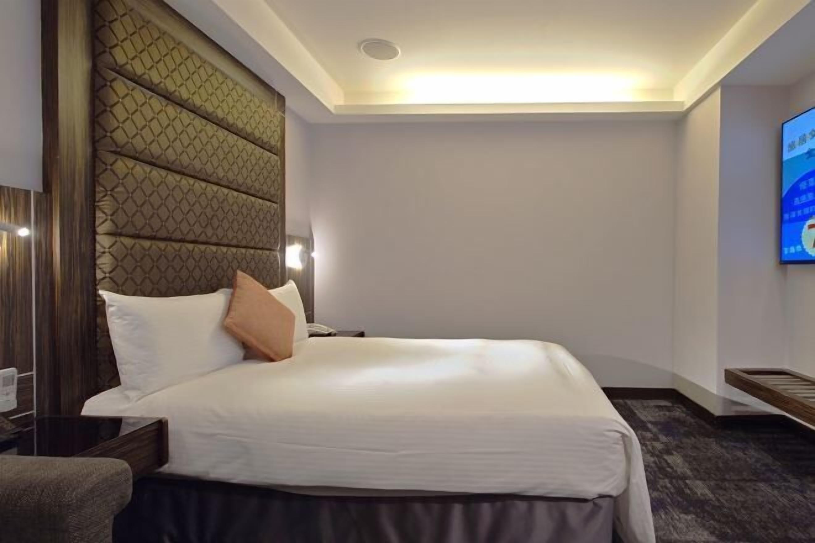 Desk, blackout drapes, iron/ironing board, free WiFi