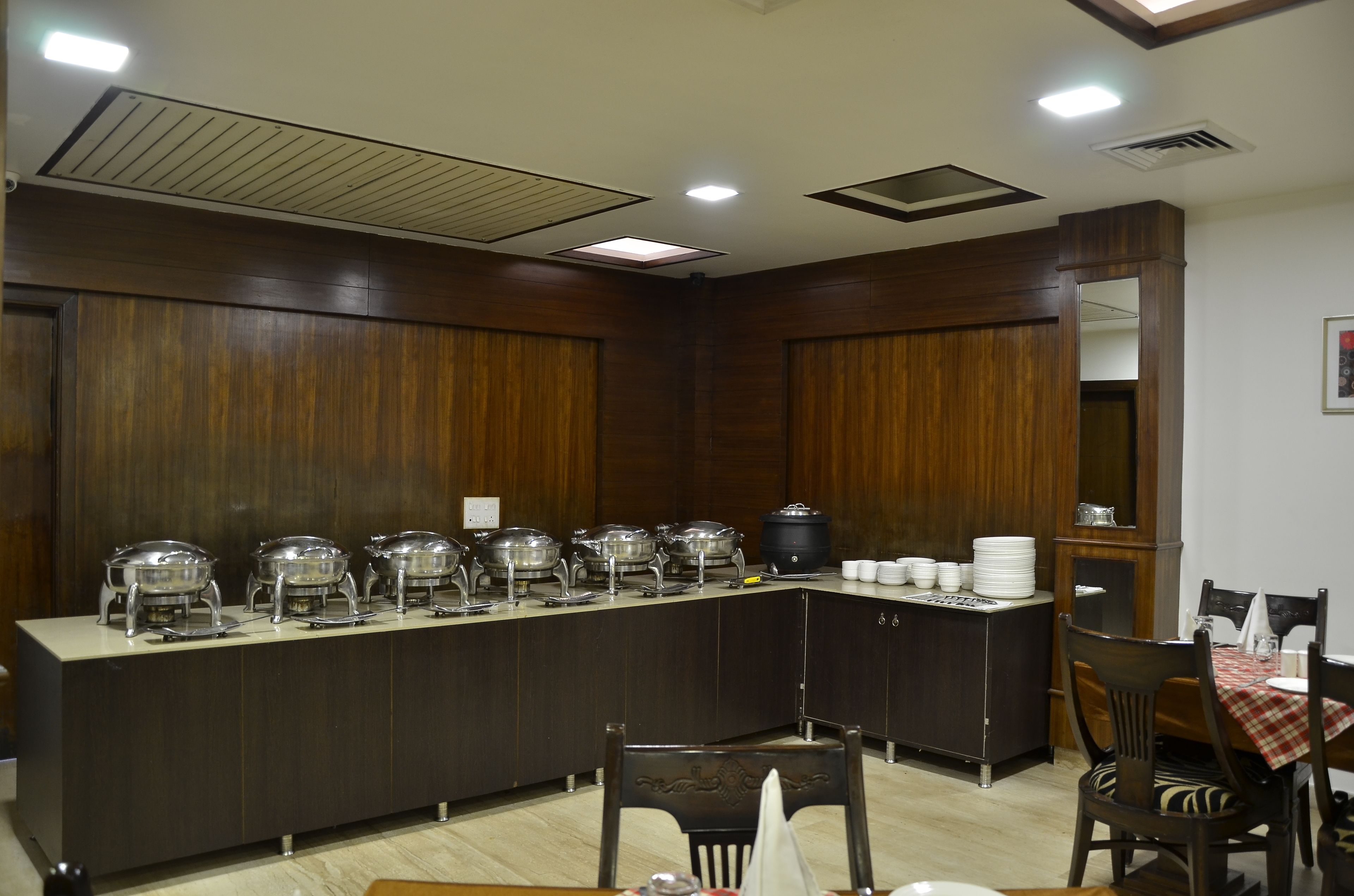 daily full breakfast (inr 475 per person)