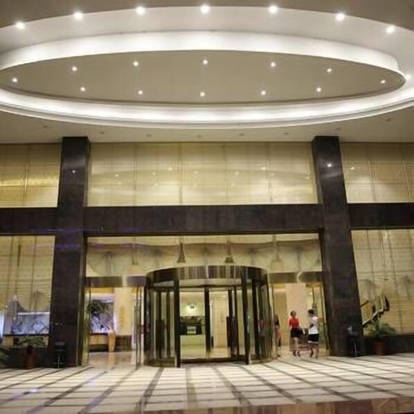 Pintu masuk properti