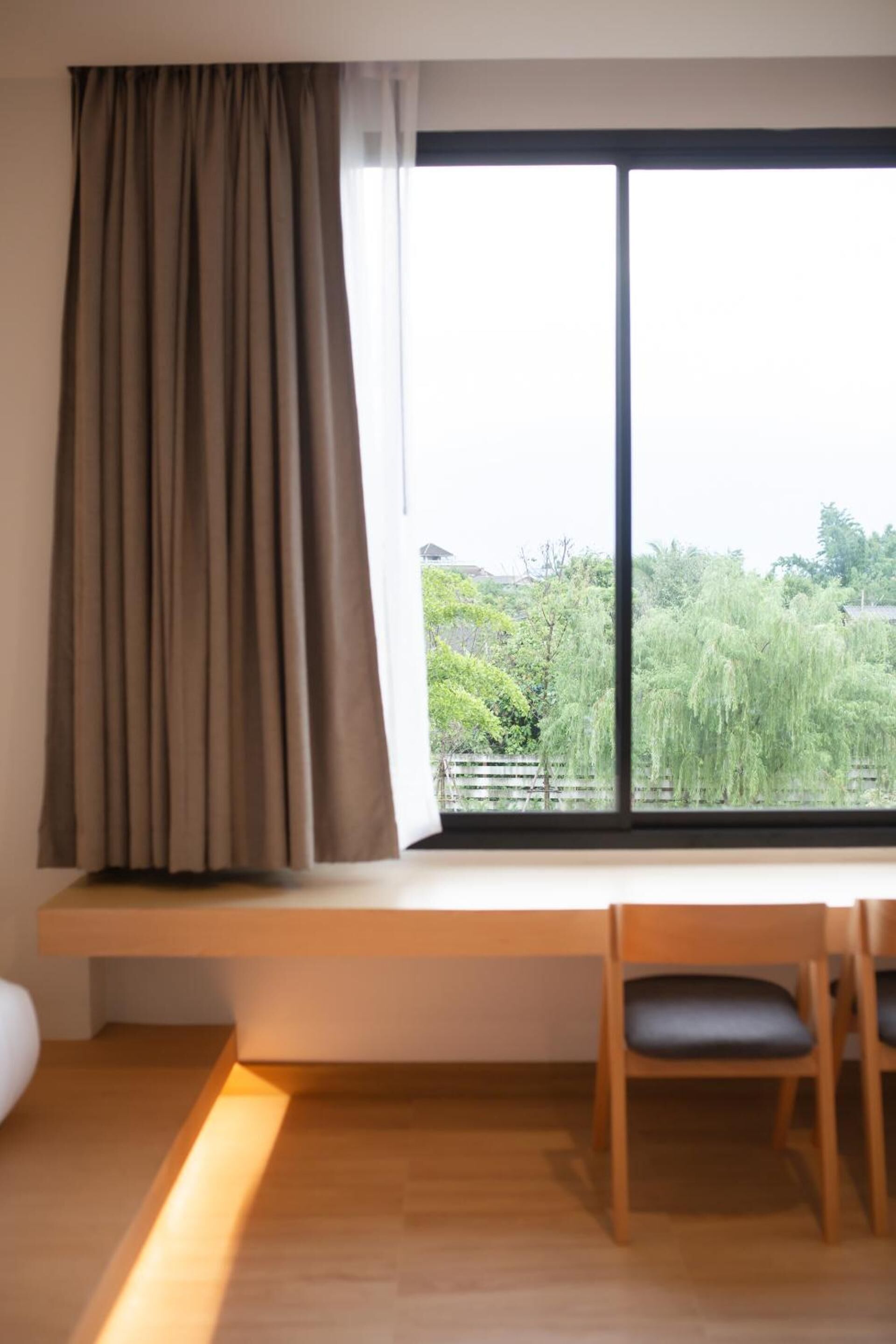 panoramic room | blackout curtains, free wifi