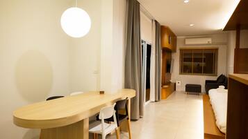 Family 4 People | Blackout drapes, free WiFi