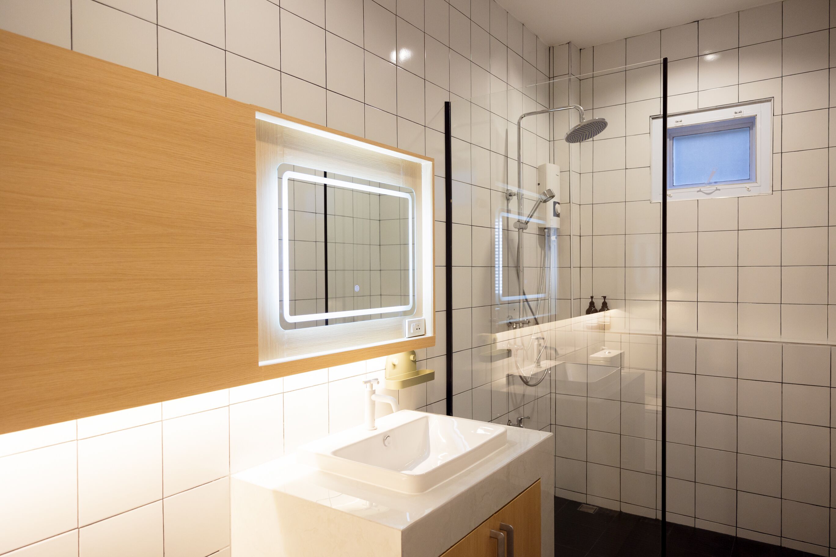 family room for 3 people | bathroom | shower, rainfall showerhead, free toiletries, hair dryer