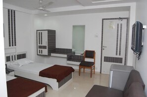 Soundproofing, iron/ironing board, free WiFi - Hotel Apex (Navi Mumbai)