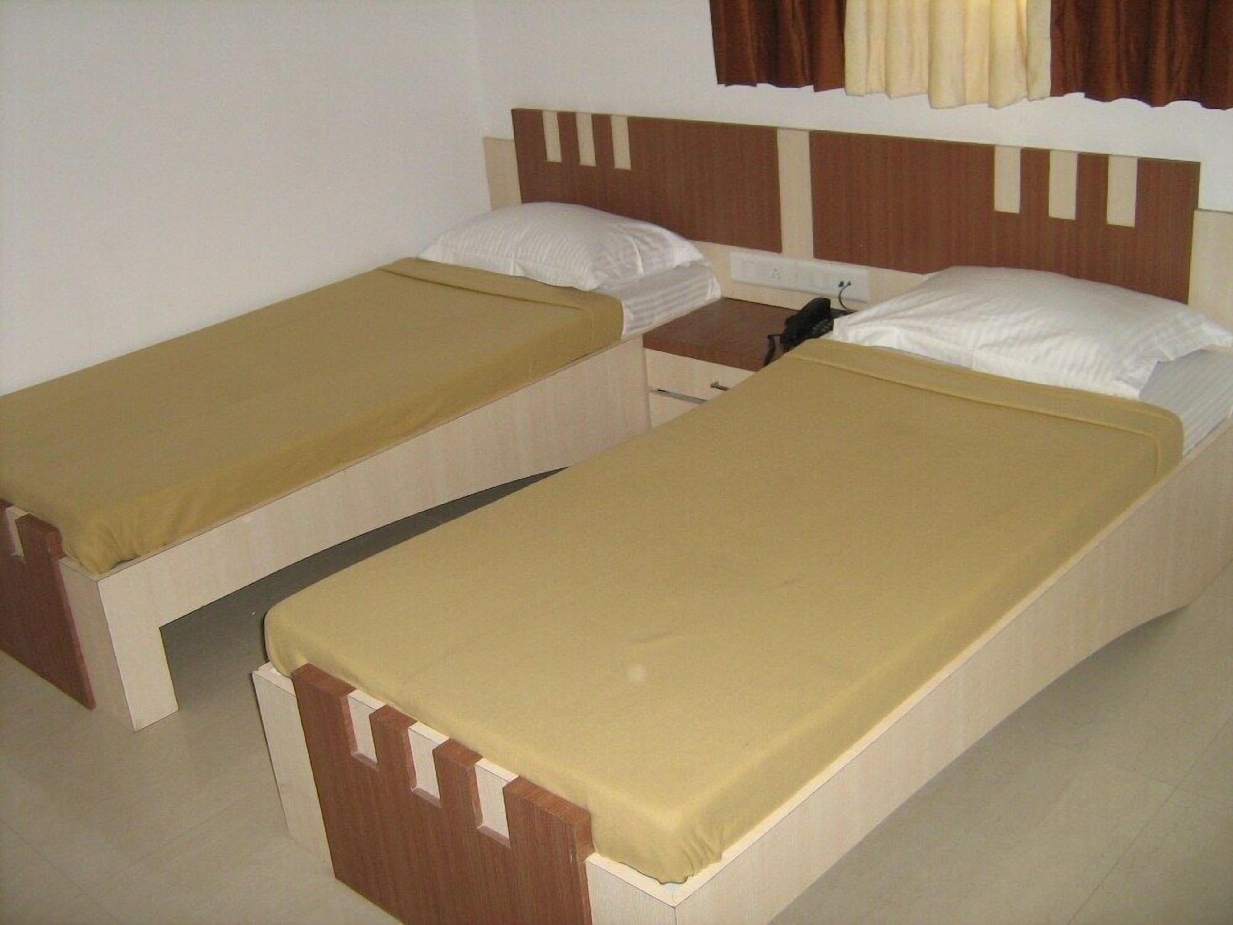Soundproofing, iron/ironing board, free WiFi
