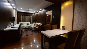 ห้องสวีท | บริเวณนั่งเล่น
