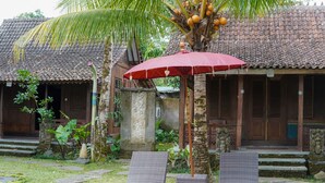 ด้านหน้าที่พัก