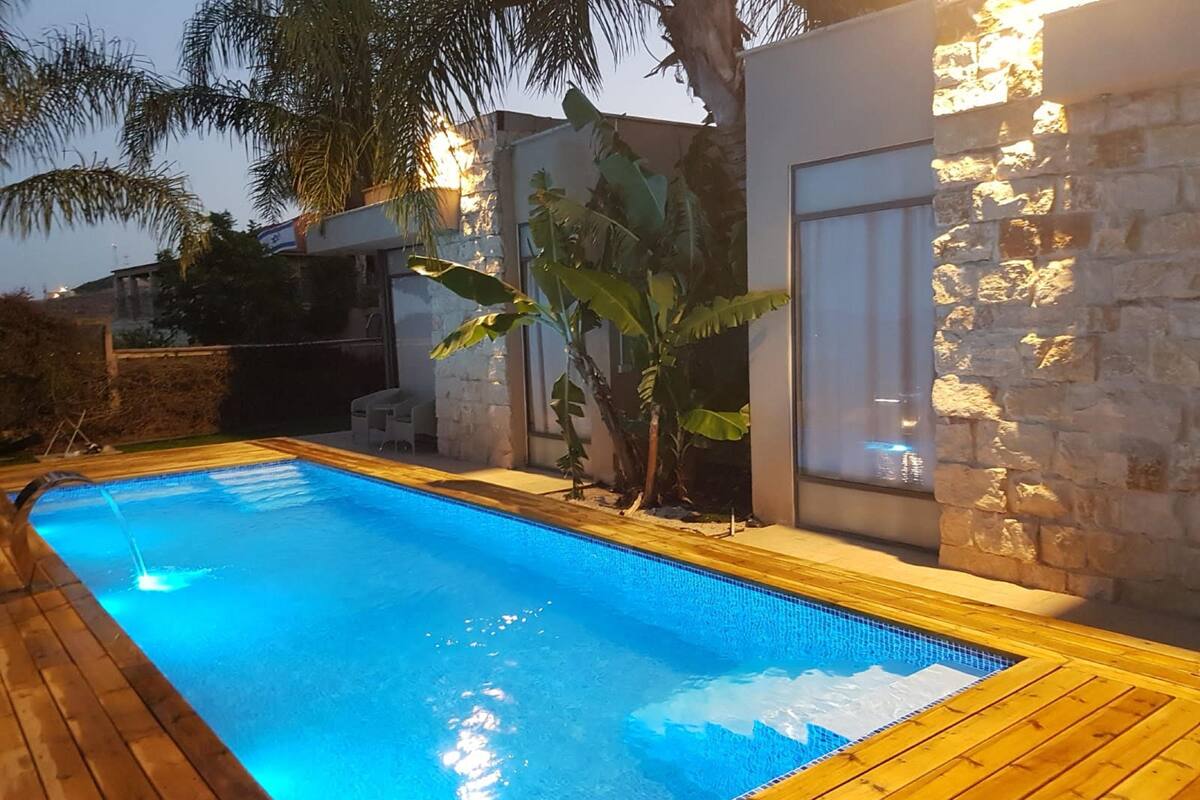 Deluxe Suite, 1 King Bed (with pool) | Terrasse/patio