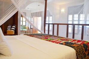 Suite Studio Familiale, en front de plage | Literie de qualité supérieure, minibar, coffres-forts dans les chambres