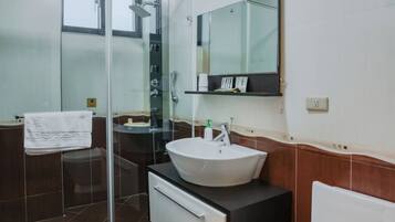 Chambre Double ou avec lits jumeaux (Cannot specify bed type) | Salle de bain