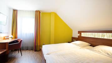 Business Double Room | Hypo-allergenic bedding, down comforters, desk, laptop workspace