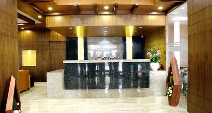 Triguna Clarks Inn