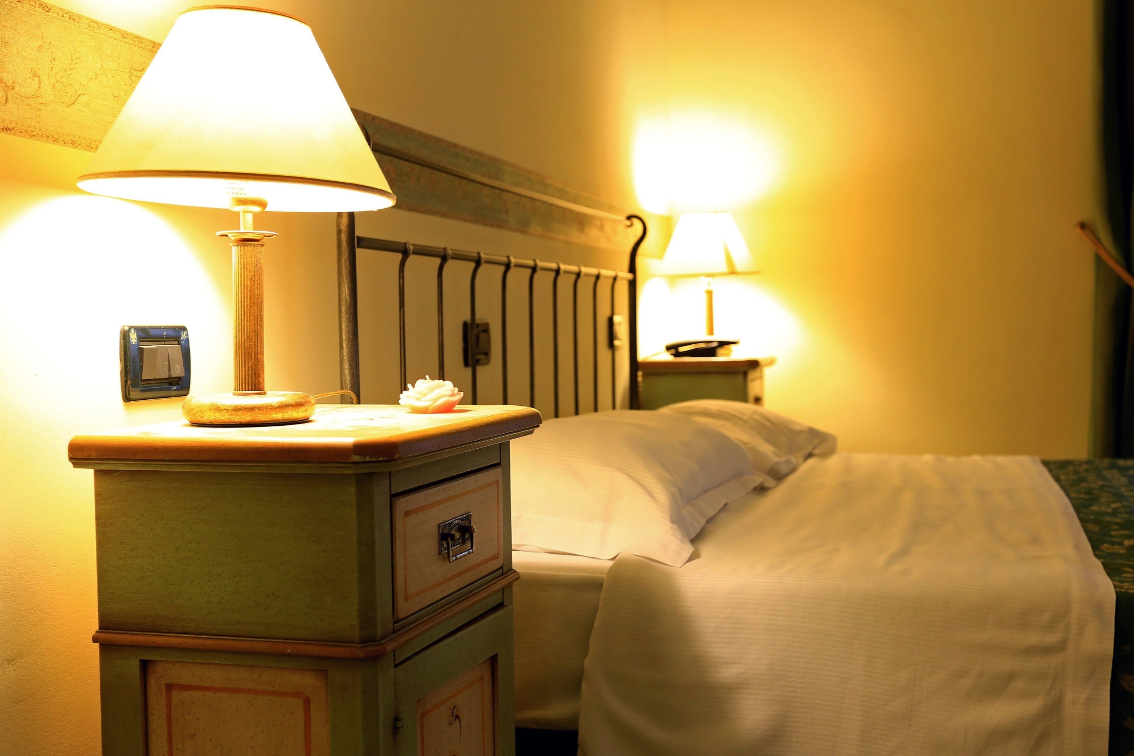 standard double or twin room | minibar, in-room safe, desk, blackout curtains