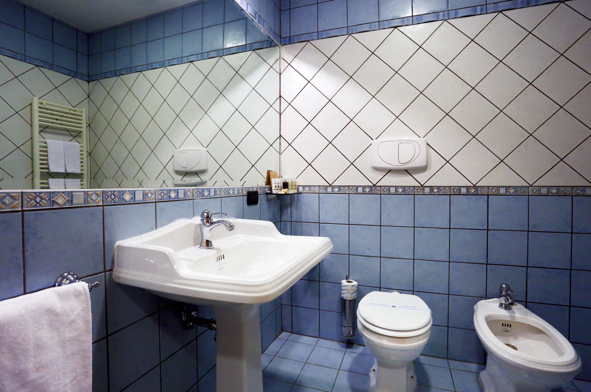 rainfall showerhead, free toiletries, hair dryer, slippers