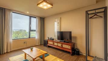 Deluxe Double Ondol Room, City View (Base 2 guests, Extra person fee KRW 30,000) | Premium bedding, down comforters, in-room safe, individually decorated