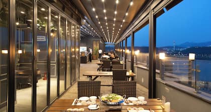 JK Blossom Hotel