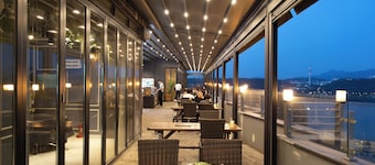 JK Blossom Hotel