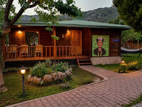 Çıralı Likya Yanartaş Bungalow