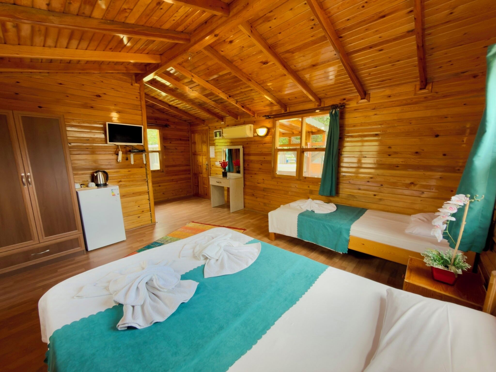 Soundproofing, iron/ironing board, free WiFi, bed sheets