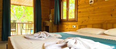 Egyptian cotton sheets, premium bedding, soundproofing