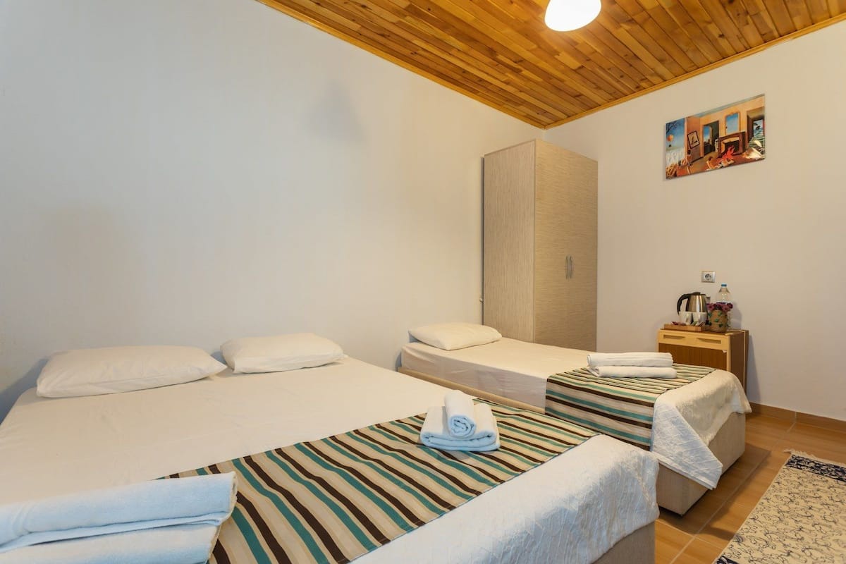 Bungalow económico | Insonorización, tabla de planchar con plancha y wifi gratis