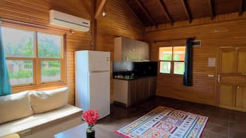Luks 4 - 6 Aile Odasi | Geluiddichte muren, een strijkplank/strijkijzer, gratis wifi, beddengoed