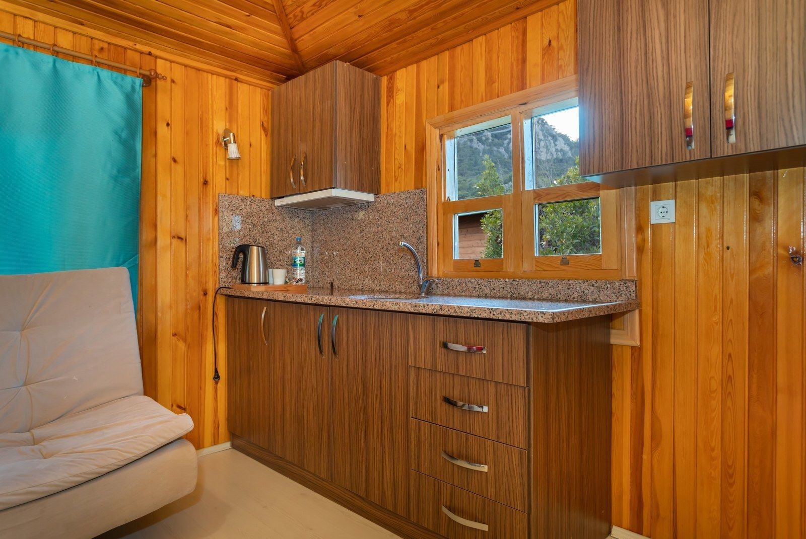 family bungalow (4 adults) | soundproofing, iron/ironing board, free wifi, bed sheets