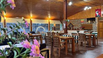 Frühstück, Mittagessen und Abendessen