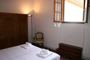 Casa, chimenea, vista al parque | 1 habitación, ropa de cama de alta calidad y decoración personalizada 