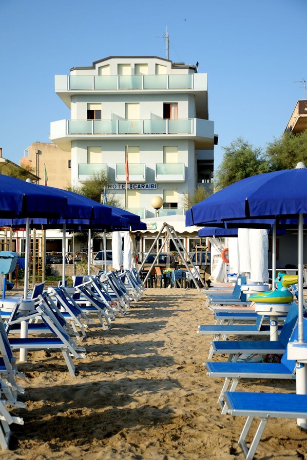 Private beach, sun-loungers, beach umbrellas