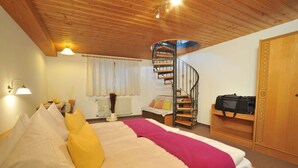 Comfort-studio | Työpöytä, silitysrauta/-lauta, ilmainen Wi-Fi, vuodevaatteet