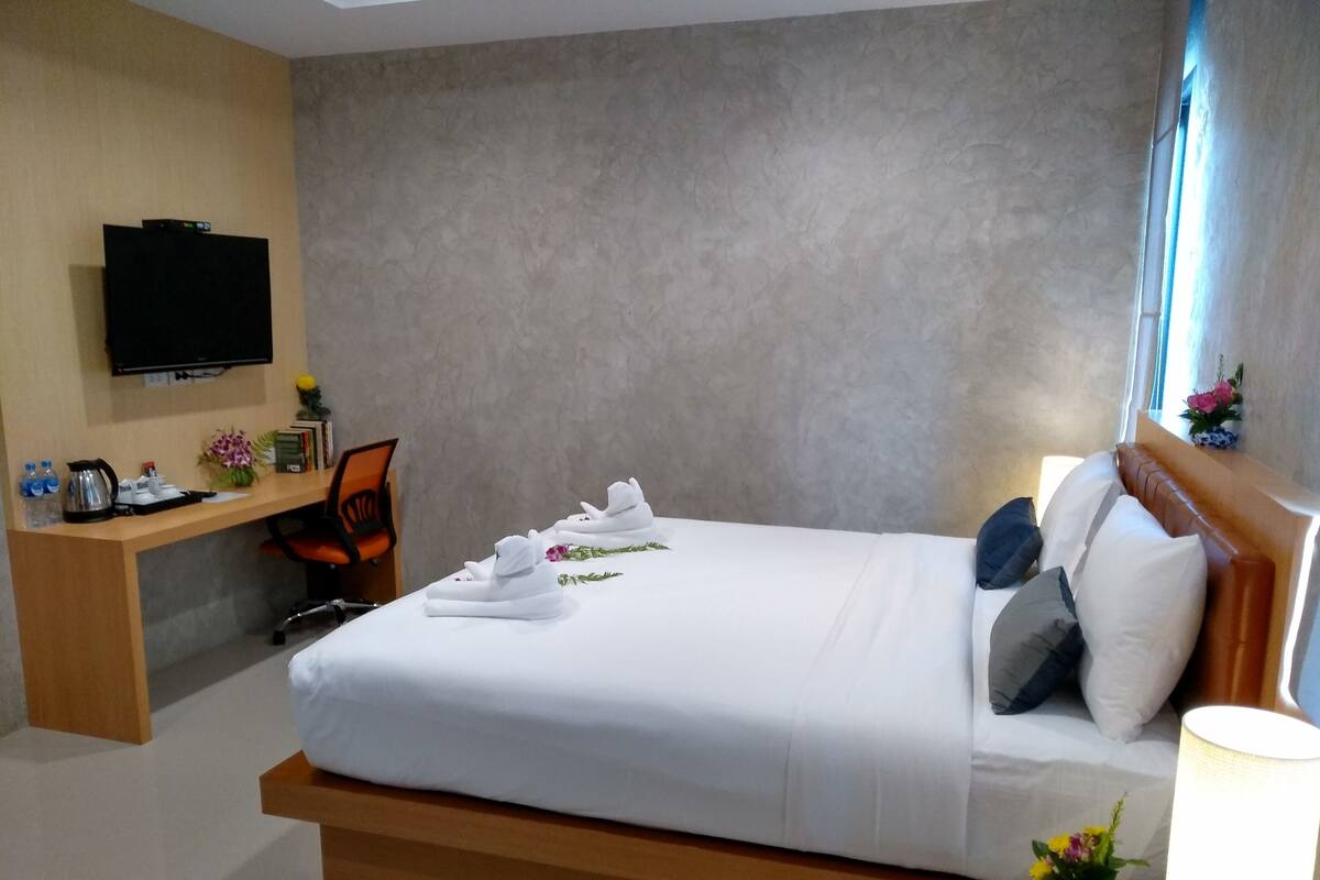 In-room safe, desk, blackout curtains, free WiFi