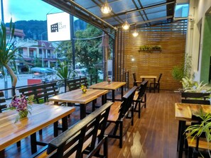 Front of property – evening/night - De Loft Ao Nang (Krabi)