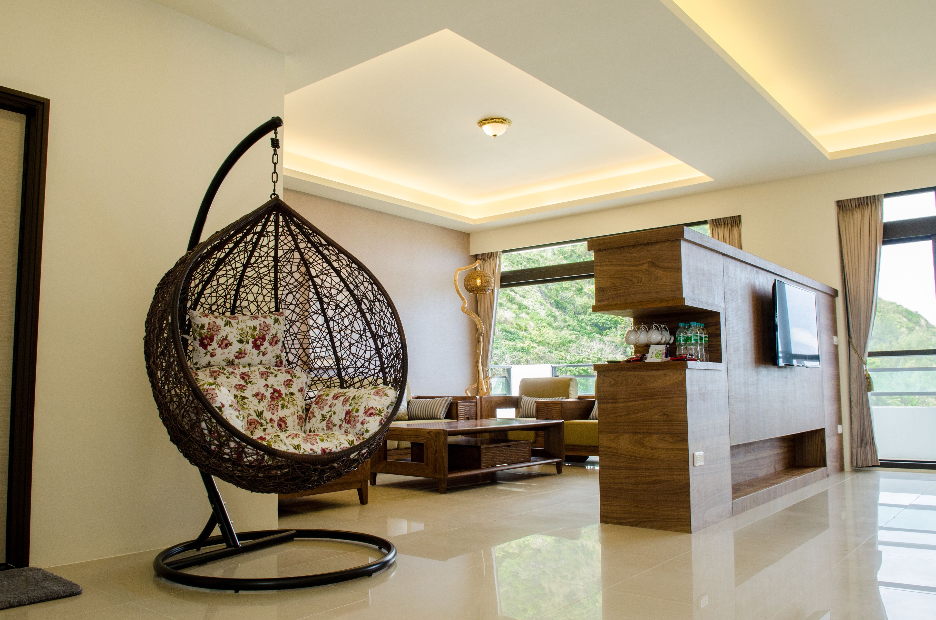 Deluxe Family Room | Desk, blackout curtains, free WiFi