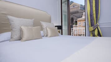 Panoramic-Suite, Balkon | Hochwertige Bettwaren, Minibar, Zimmersafe, schallisolierte Zimmer