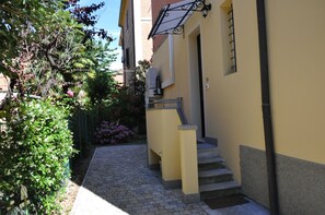 Property entrance - Casa Ardizzoni (Bologna)