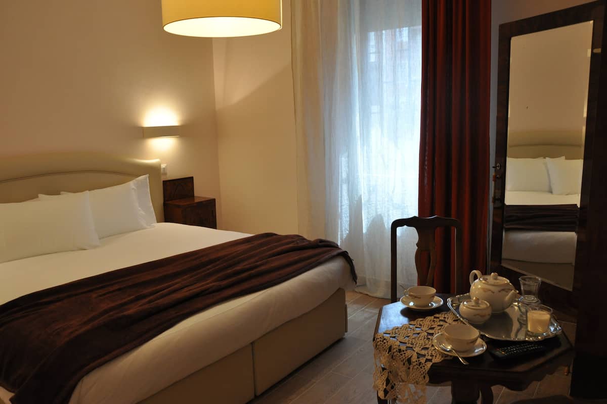 Chambre Supérieure Double ou avec lits jumeaux, salle de bains attenante | Vue de la chambre