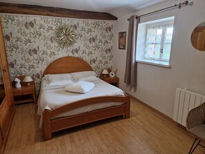 Double Room | 2 bedrooms, individually decorated, individually furnished, desk - Le Logis de la Lande (La Boissiere-des-Landes)