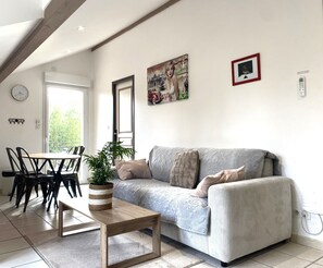 Apartment (Tangara) | Living area | Plasma TV - Puravida  Apparts (Lagnieu)