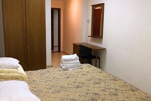 Habitación estándar doble | Escritorio, wifi gratis, ropa de cama