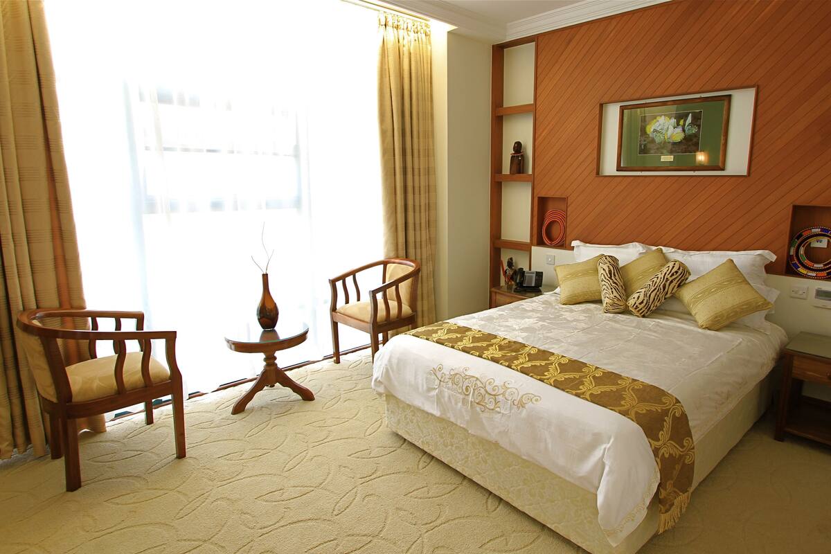 Egyptian cotton sheets, premium bedding, down comforters, pillowtop beds