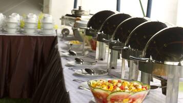 Free daily buffet breakfast