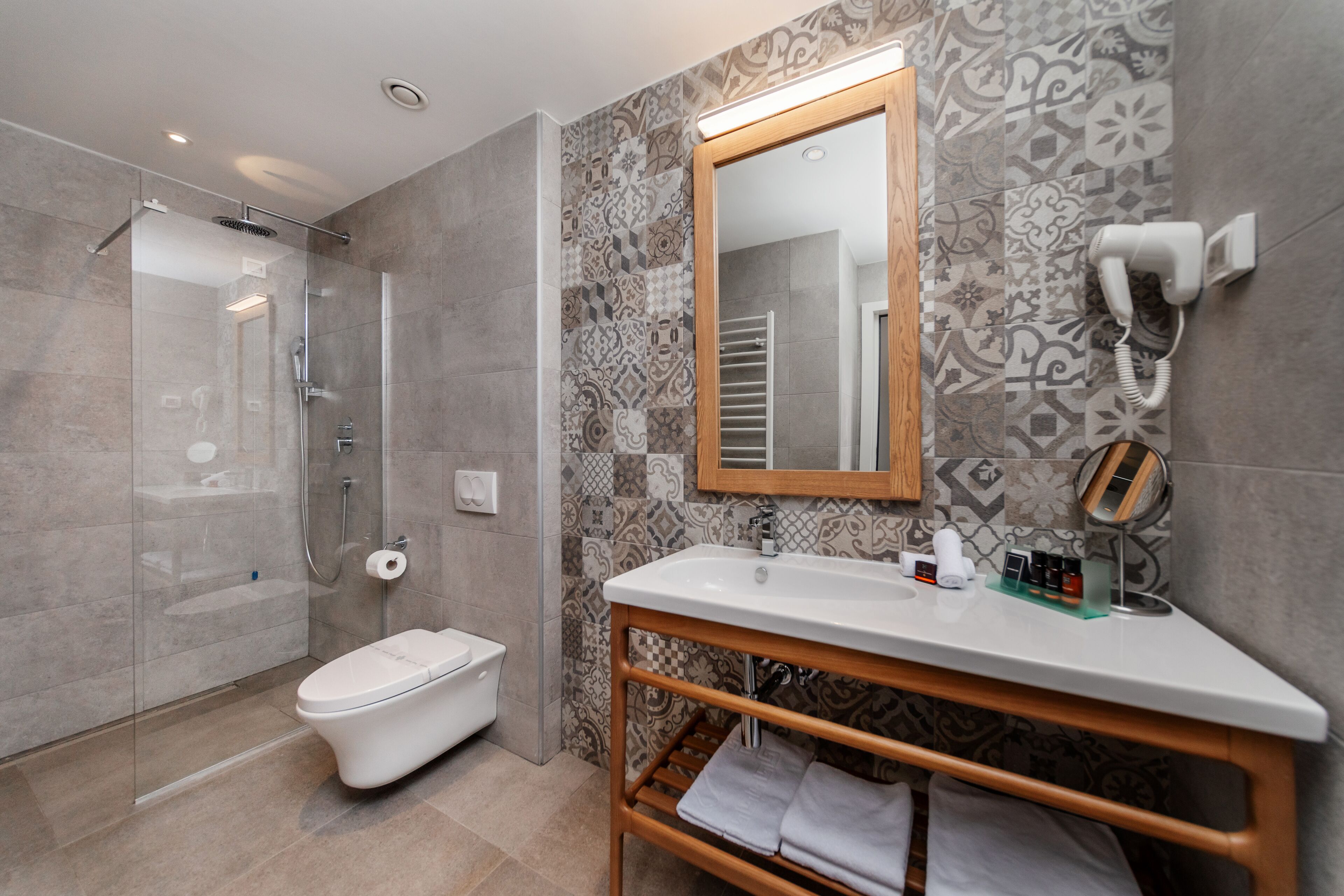 shower, deep-soaking bathtub, rainfall showerhead