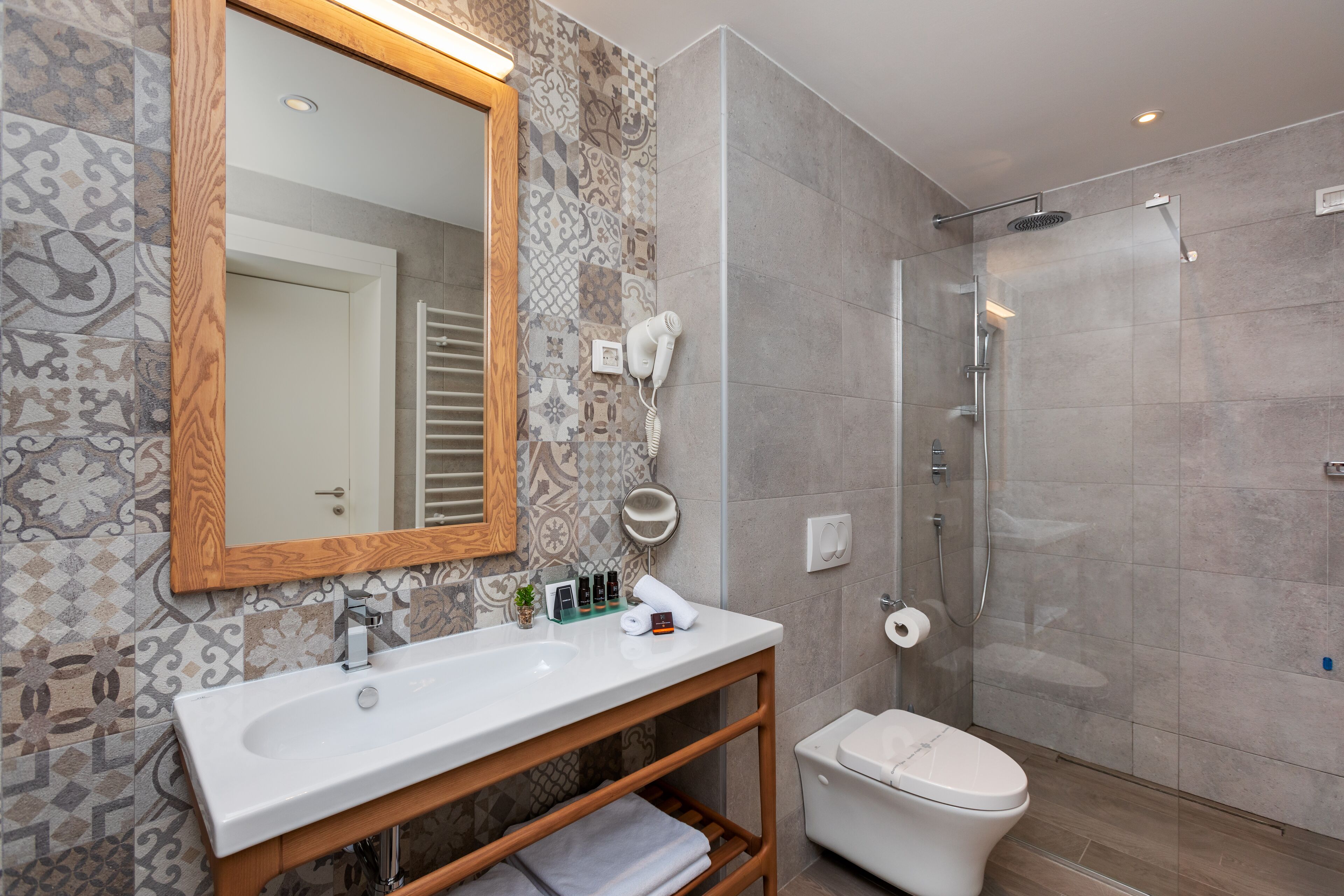 shower, deep-soaking bathtub, rainfall showerhead