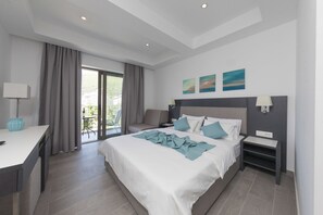 Egyptian cotton sheets, premium bedding, in-room safe, desk - Hotel Eleven (Petrovac)