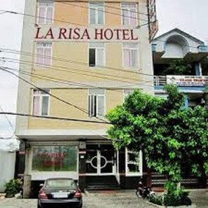 Exterior detail - La Risa Hotel (Da Nang)